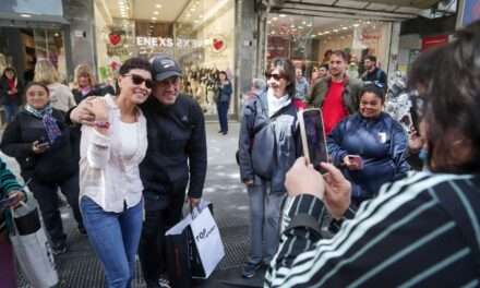 Mayra en la renovada Peatonal Rivadavia: “Vamos a seguir trabajando por más obras como esta que ponen linda la ciudad”