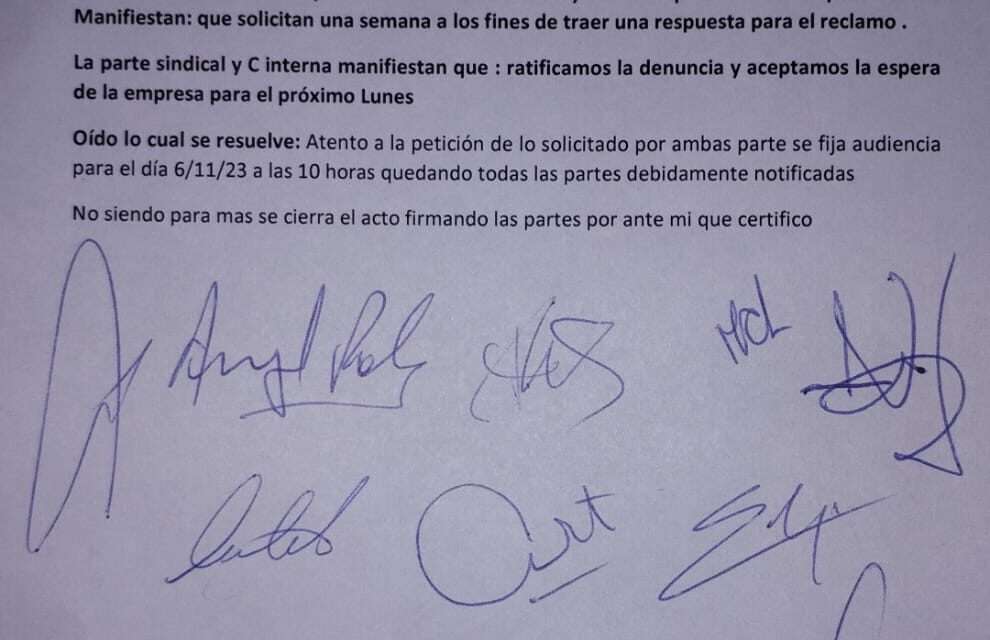 Clínica Santa Clara de Don Bosco: Trabajadores reclaman el pago de los bonos obligatorios que dio el gobierno