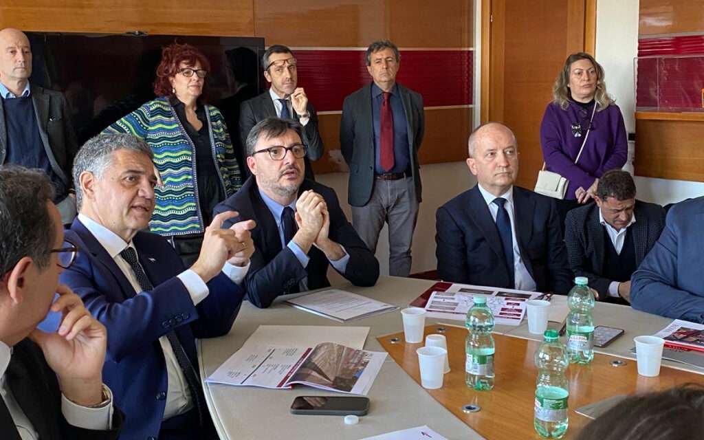 Jorge Macri se reunió con autoridades de Transporte de Roma y analizaron proyectos de tranvías y buses eléctricos