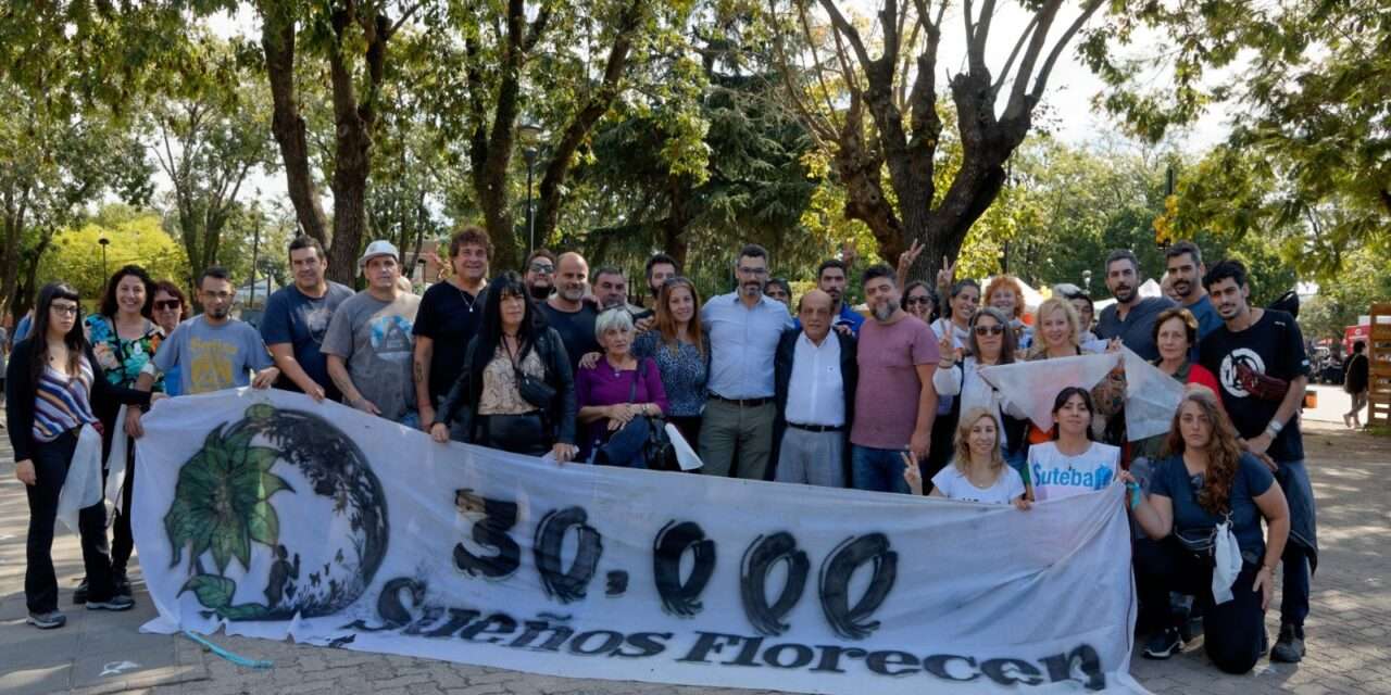 En Berazategui se realizó el festival '30 Mil Sueños Florecen'