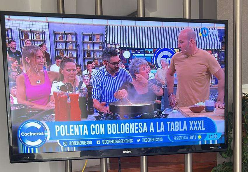 Martiniano cocinó polenta en la TV Pública