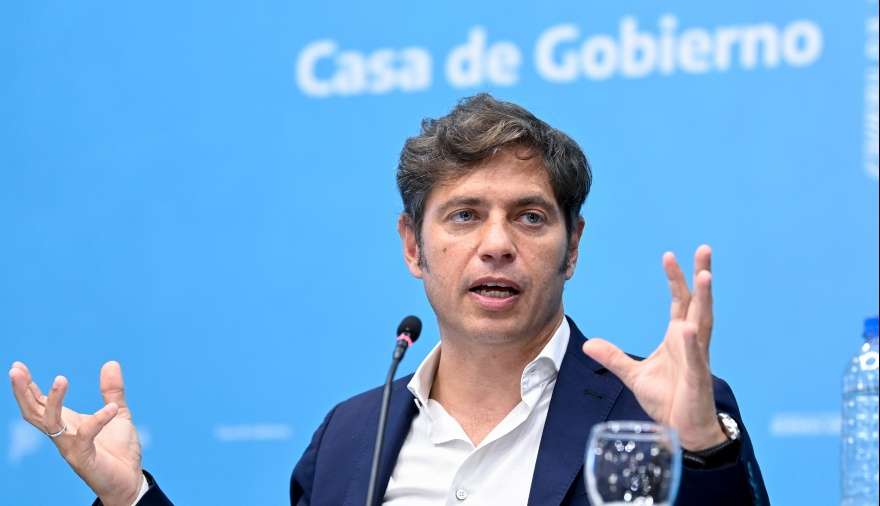 Kicillof le respondió a Milei: "No soy psicólogo, pero hay que ponerle freno a este desquicio"