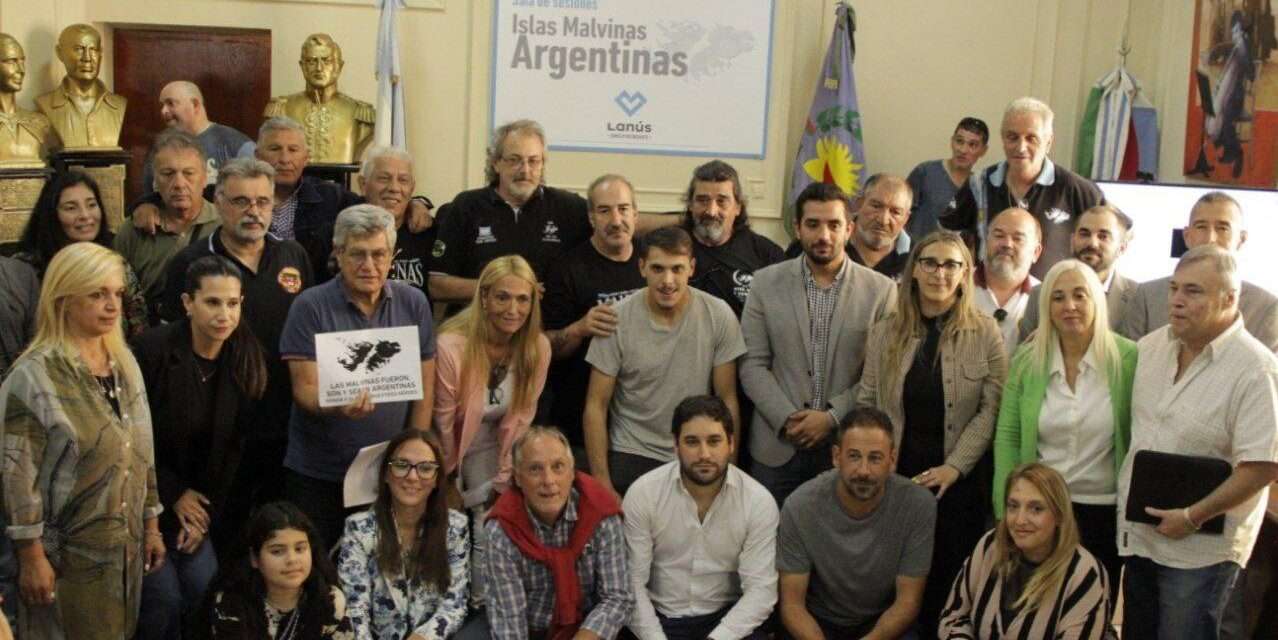 “Islas Malvinas Argentinas”, así se bautizó a la sala de sesiones del HCD Lanús