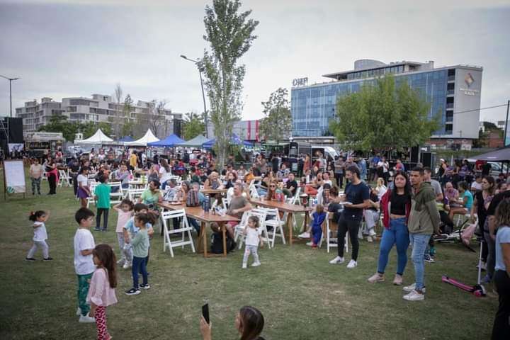 Exitosa edición de la Fiesta de la Cerveza en el Parque Lineal de Don Bosco
