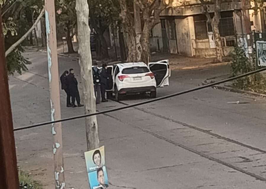 Ya esta identificado el joven que se mató dentro de su auto en Quilmes Centro