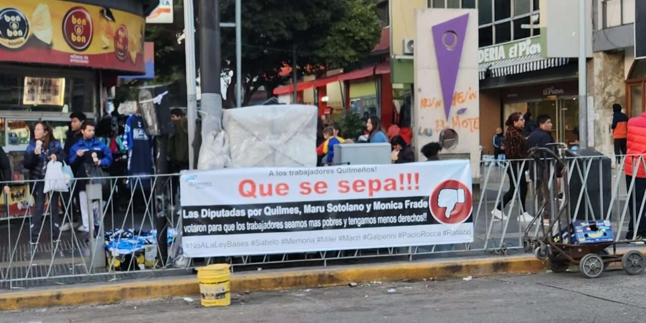 Ley de Bases: Un cartel que todos vieron en la Estación de Quilmes