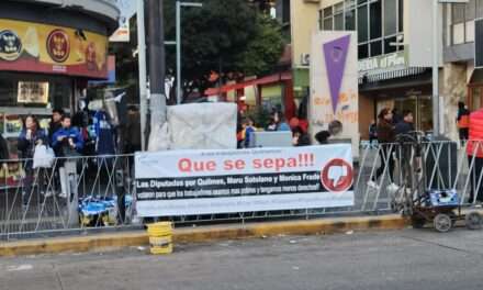 Ley de Bases: Un cartel que todos vieron en la Estación de Quilmes