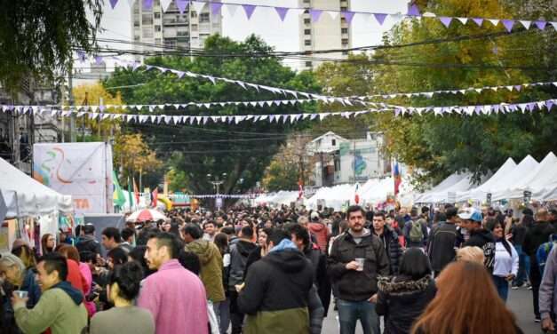 Otra nutrida convocatoria en la Fiesta de las Colectividades en Quilmes; continúa hoy domingo hasta las 22 horas