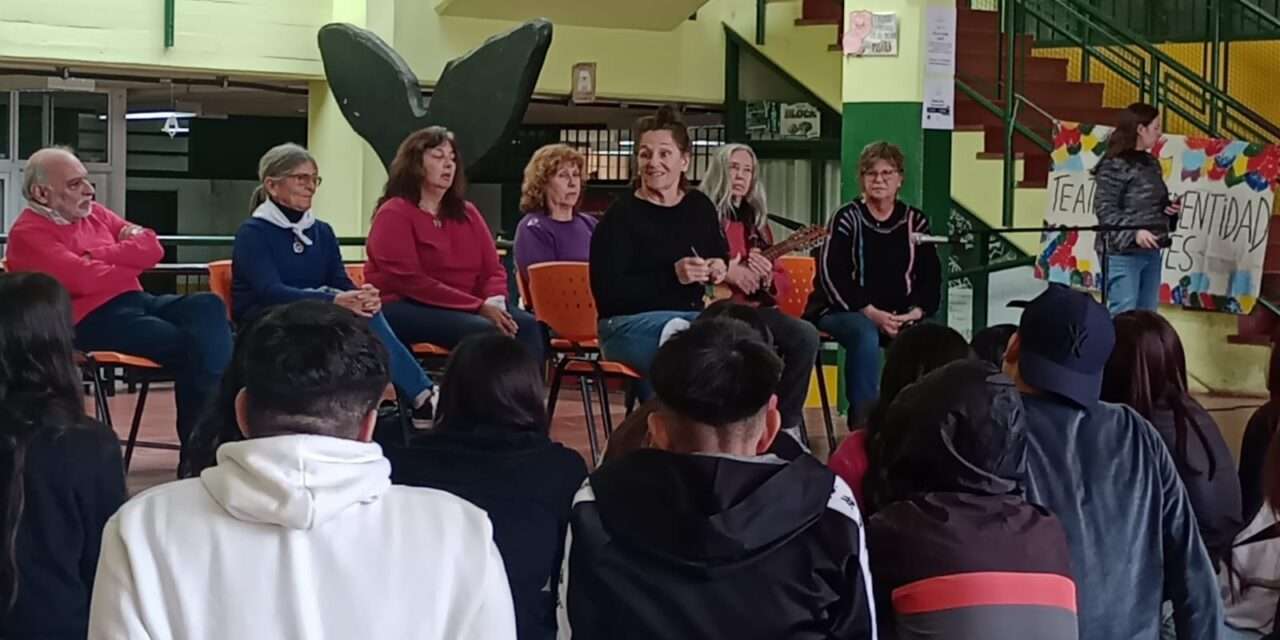  “Teatro X la Identidad” se presentó en la Escuela Secundaria N° 5 'General Martín Rico' de Ezpeleta reflexionaron sobre el valor de la Memoria