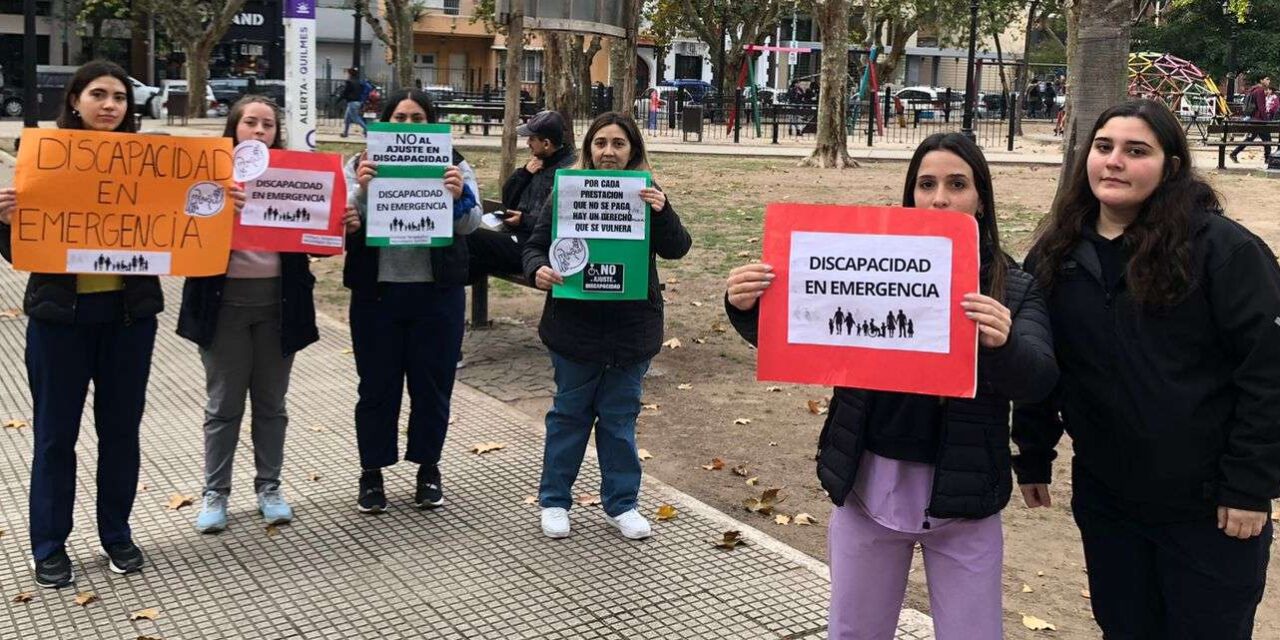 Instituciones de Quilmes en la masiva protesta por la desregulación de las personas con discapacidad