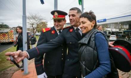 La Intendenta de Quilmes homenajeó a los Bomberos Voluntarios en su día