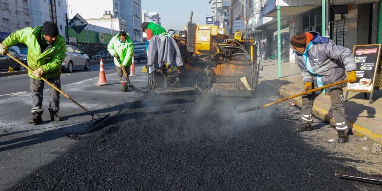 Lanús Gobierno continúa con el Plan de Bacheo y Repavimentación por las calles de la ciudad