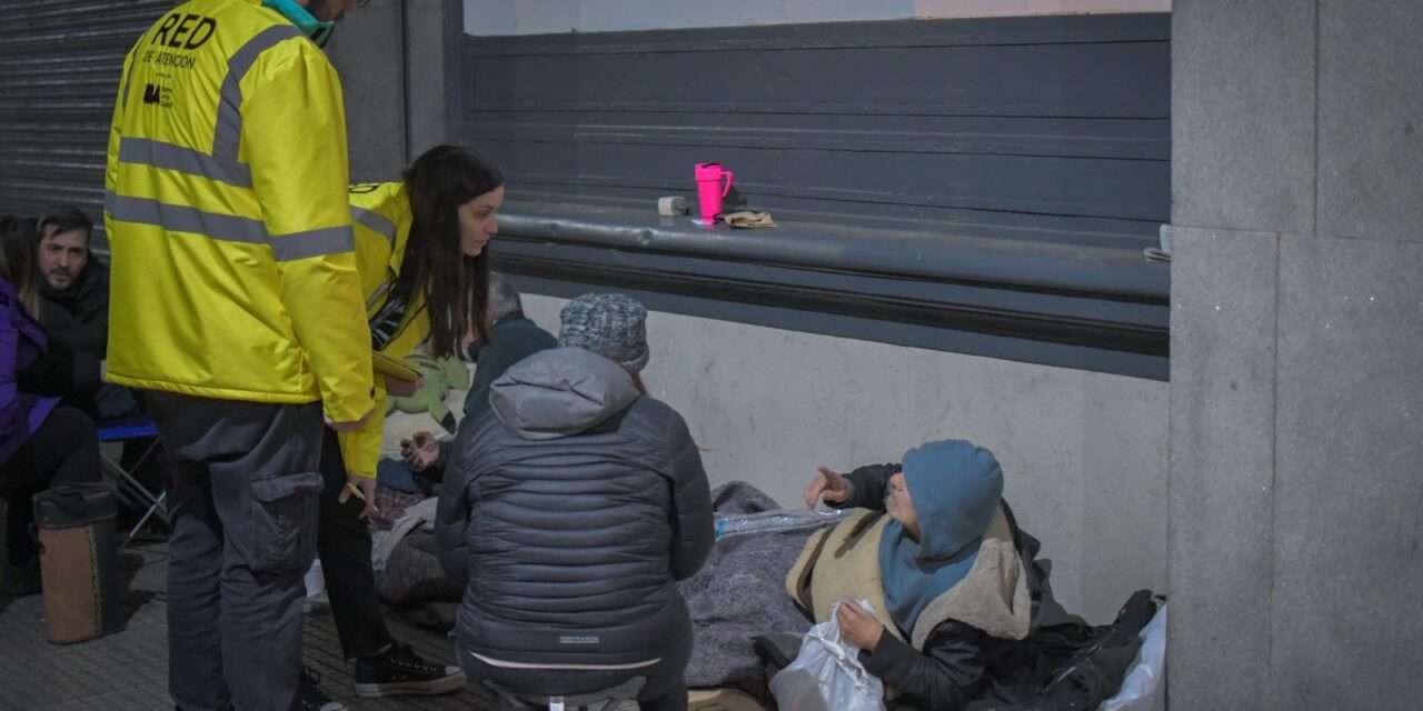 Frío extremo: En CABA más de 600 personas de la Red de Atención trabajan cada noche para que nadie duerma en la calle