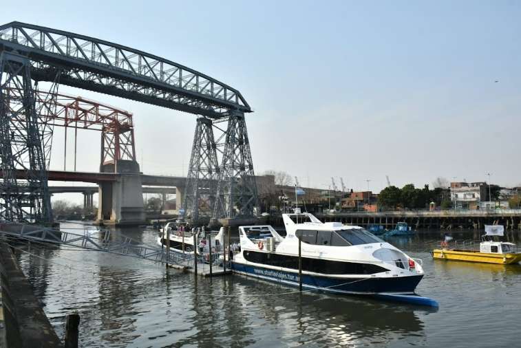 Con el primer catamarán Puerto Madero - La Boca, el Riachuelo volvió a ser navegable tras su saneamiento