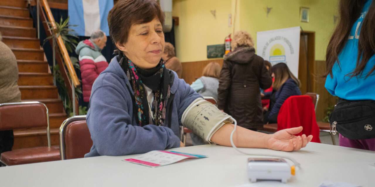 Tu Salud en el Centro: El operativo de Lanus Gobierno para las personas mayores