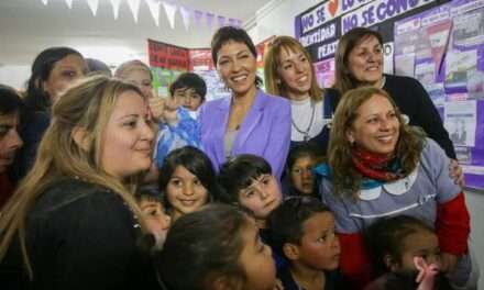 Mayra Mendoza: "No va a haber dificultad que nos haga bajar los brazos. Trabajamos con el corazón y siempre para adelante”