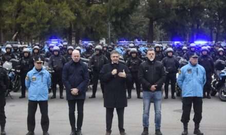 Con palos a la Provincia, Jorge Macri puso en funciones más de mil policías más en las calles