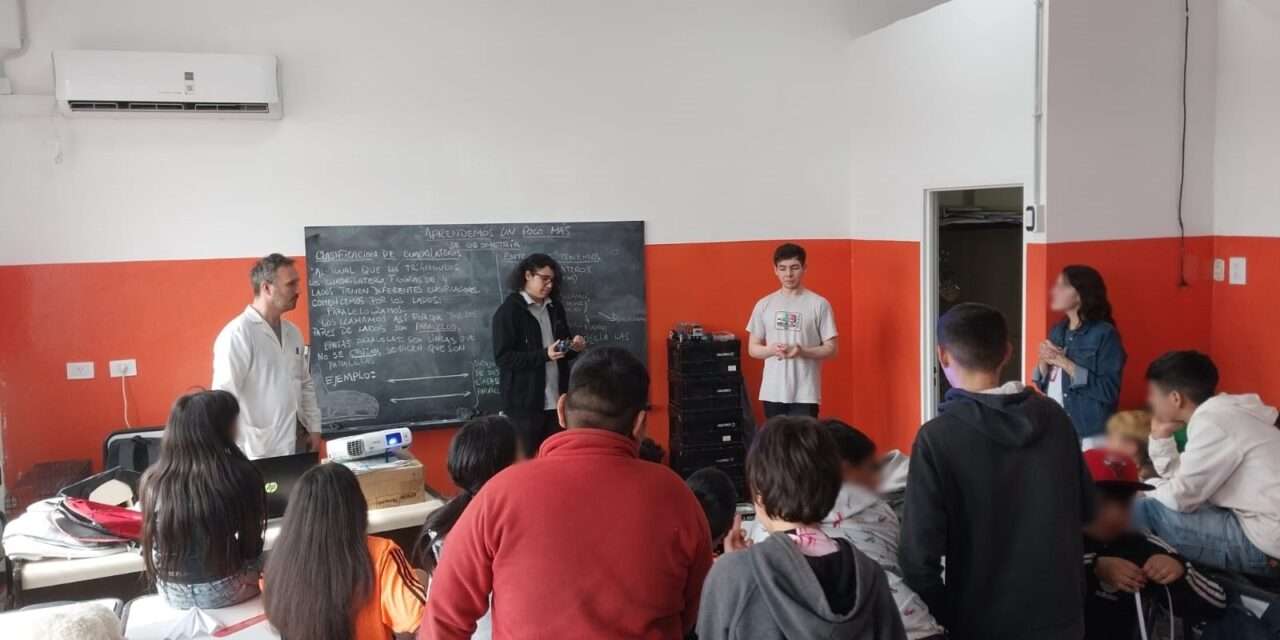 La UTN Avellaneda promueve el aprendizaje de la robótica entre estudiantes de la escuela primaria