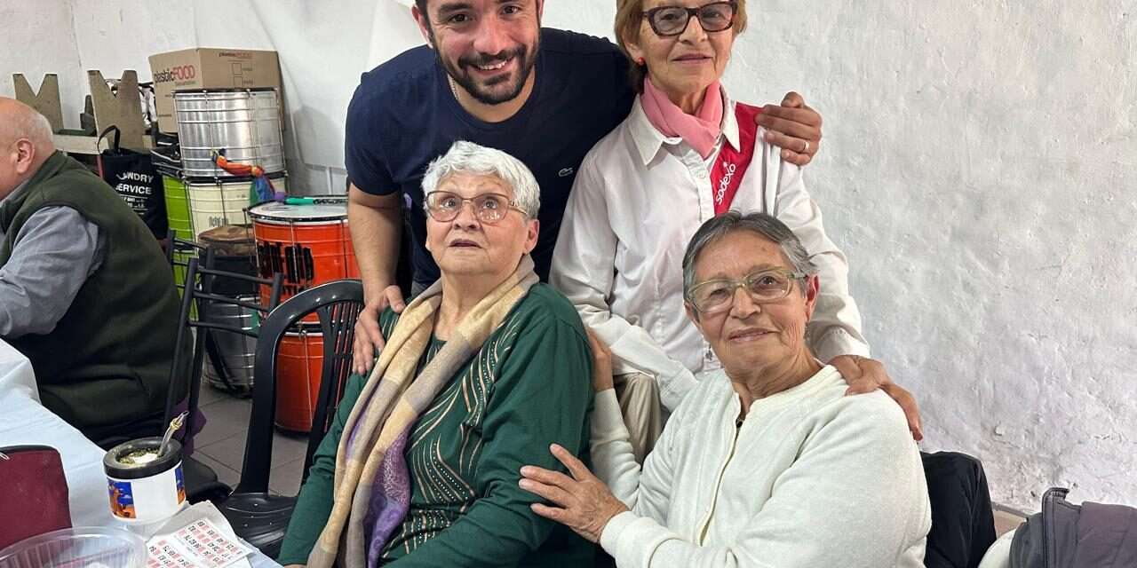 Agustín Balladares junto a jubiladas y jubilados en su día: "Frente al destrato del Gobierno Nacional, acá estamos una vez más, apoyando y compartiendo con ellos"