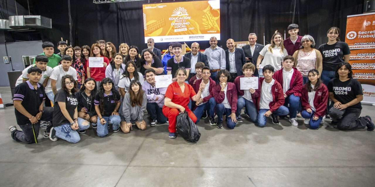 Escuelas públicas y privadas de Berazategui presentaron proyectos para fortalecer el consumo local