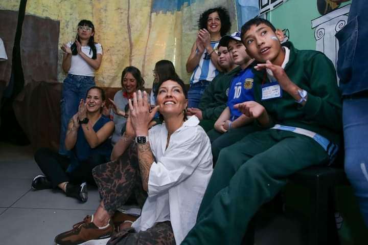 Mayra Mendoza visitó una Escuela de Educación Especial y participó de un Maratón de Lectura