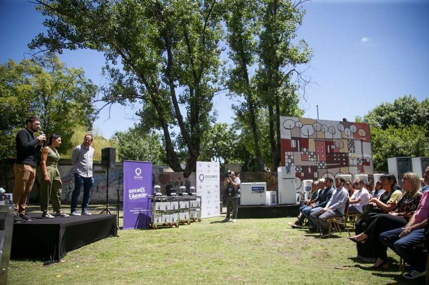 Más de 80 escuelas quilmeñas recibieron equipamiento para los comedores