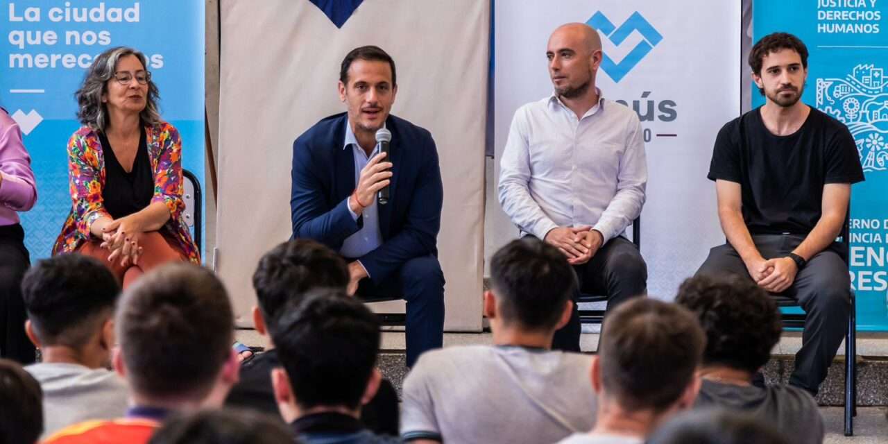 Lanús Gobierno inició el Taller de Prevención y Erradicación del Grooming