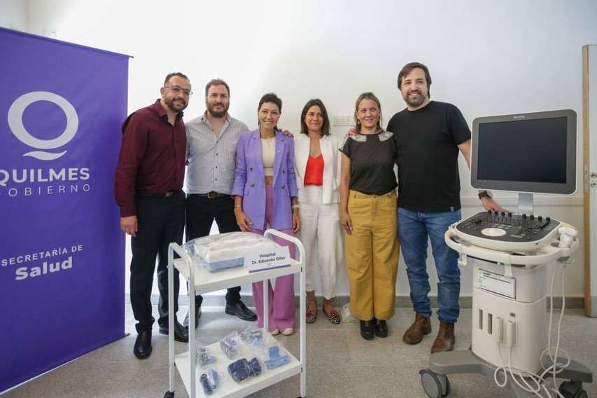 Mayra y el ministro Kreplak recorrieron los avances del nuevo centro de salud mental y entregaron equipamiento