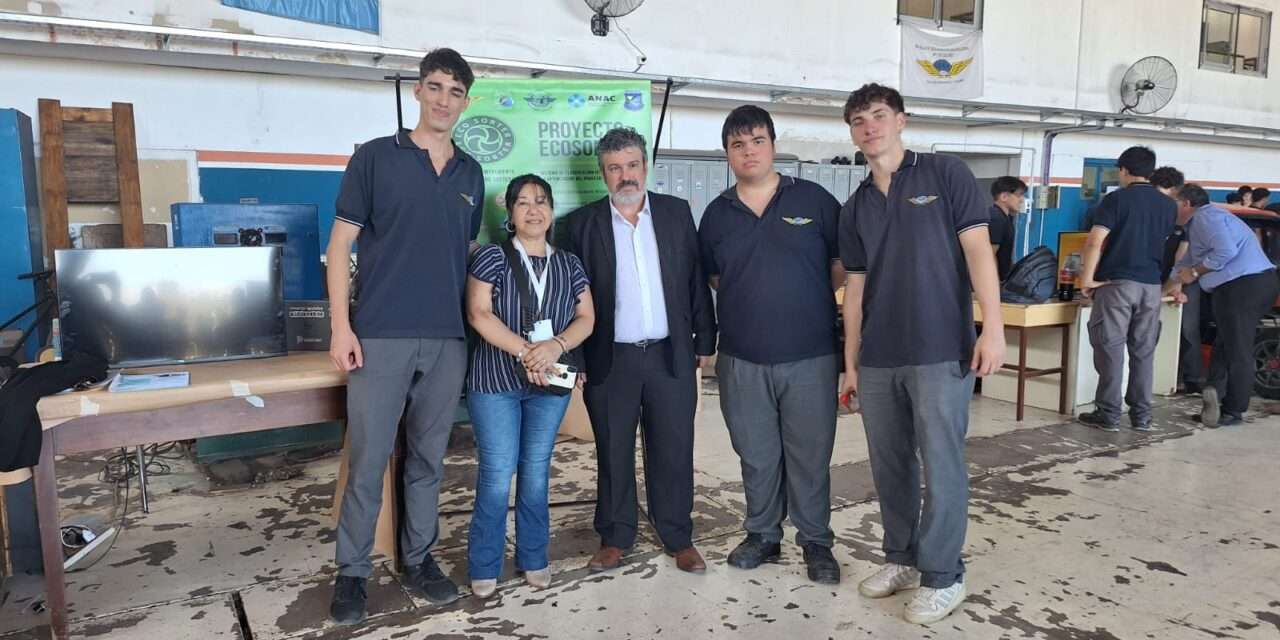 El concejal del PRO, Diego Buffone visitó la Exposición de Proyectos de la IMPA