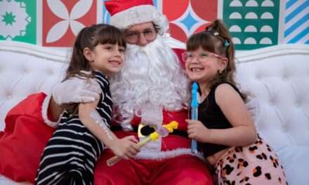 Papá Noel y Bomberos Voluntarios, de recorrida por Lanús