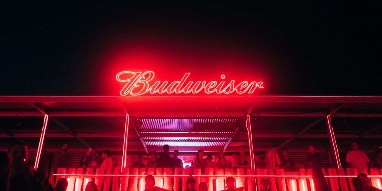 LA CERVEZA DEL VERANO EN MAR DEL PLATA SE LLAMA BUDWEISER