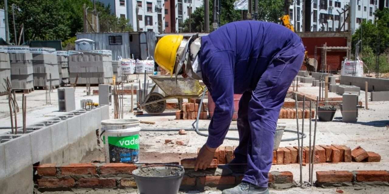 Con fondos municipales, avanza la obra de la nueva veterinaria municipal de Quilme