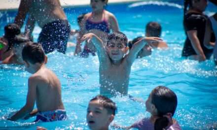 Arrancó con gran concurrencia, y sigue hasta el 31, el Programa Escuelas Abiertas en Quilmes