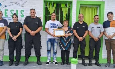 Primer graduado en Lenguaje de Señas Argentinas de la mano de Lesis Argentina