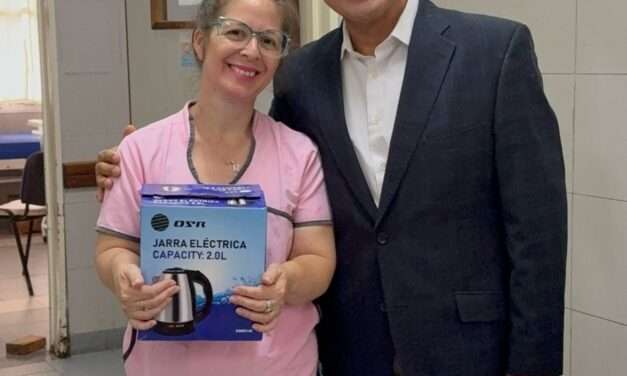 Nieto junto a “las mujeres que hacen”