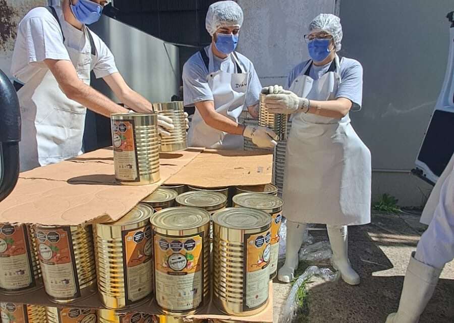 La UNQ presente en Bahía Blanca: Viaja un cargamento de 300 latas de la Supersopa