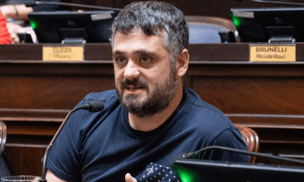 Tignanelli: “No me parece que la forma sea buscar ruptura dentro del peronismo, con todo lo que nos costó recuperar la Provincia”