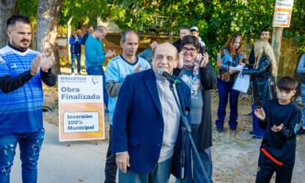 Barrio Luz de Berazategui con asfaltos: “Esto mejora considerablemente la calidad de vida de los vecinos”, dijo Mussi