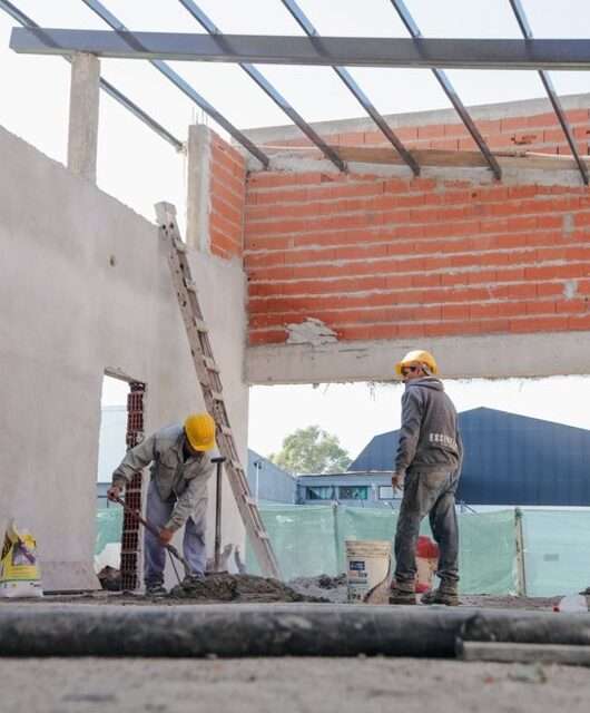 Avanza la obra del Polideportivo Delfo Cabrera de Sarandí con una fuerte inversión
