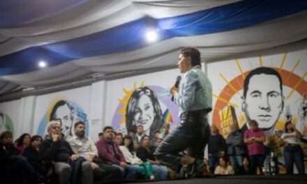 Reunión política de Mayra Mendoza: "Como decía Néstor, no hay proyectos locales sin proyecto nacional"