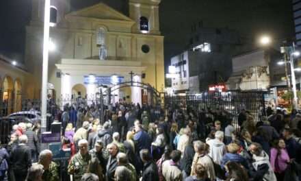 Misa Conmemorativa en Quilmes: Un Homenaje al Papa Francisco