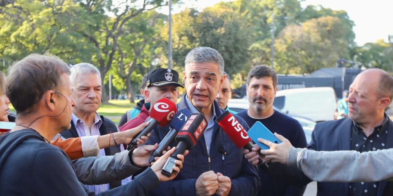 Jorge Macri: “Nadie puede ocupar un lugar o cobrar por estacionar en la calle”