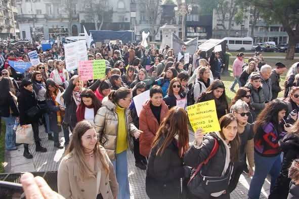 La Intendenta de Quilmes reclamó junto a Familias TEA Quilmes contra el ajuste del Gobierno Nacional a la discapacidad