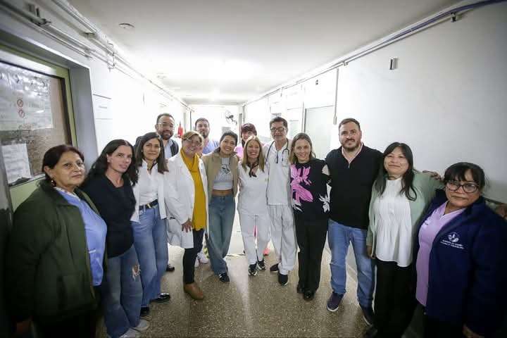 Mayra Mendoza estuvo en el Hospital de Solano; recorrida y entrega de insumos