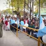 Mayra Mendoza junto a la comunidad educativa de la Escuela 53 en la imposición del nombre de Patricias Argentinas