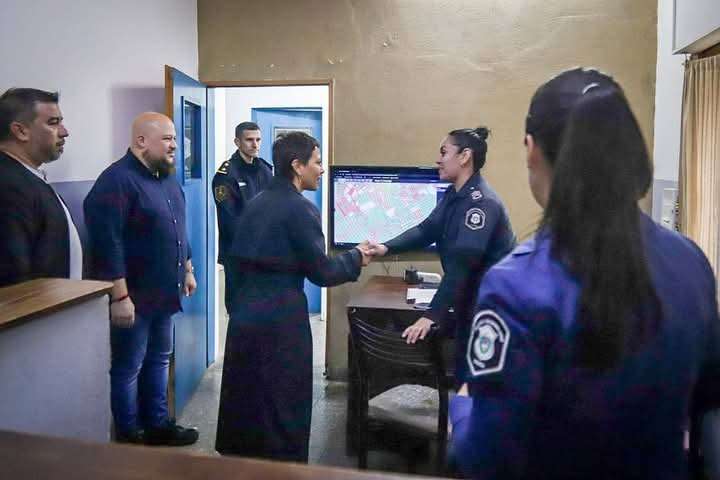 Mayra Mendoza visitó el comando de Patrullas Quilmes y anunció nuevas inversiones