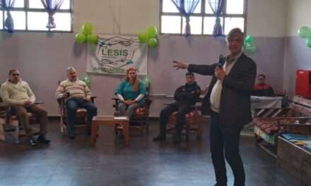 Pablo Vassel volvió a la Unidad 24 y compartió su recorrido como autor de “Malvinas y Derechos Humanos”