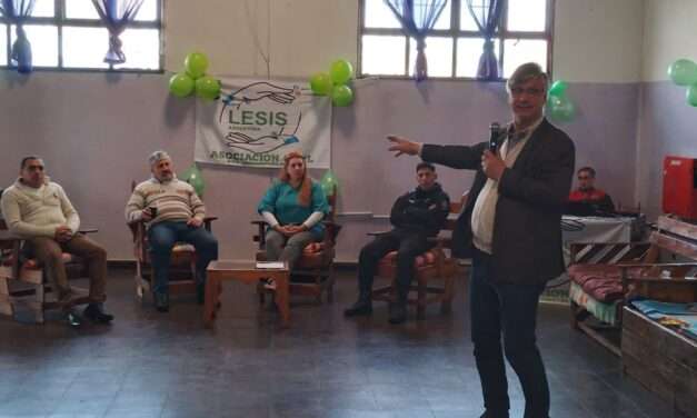Pablo Vassel volvió a la Unidad 24 y compartió su recorrido como autor de “Malvinas y Derechos Humanos”