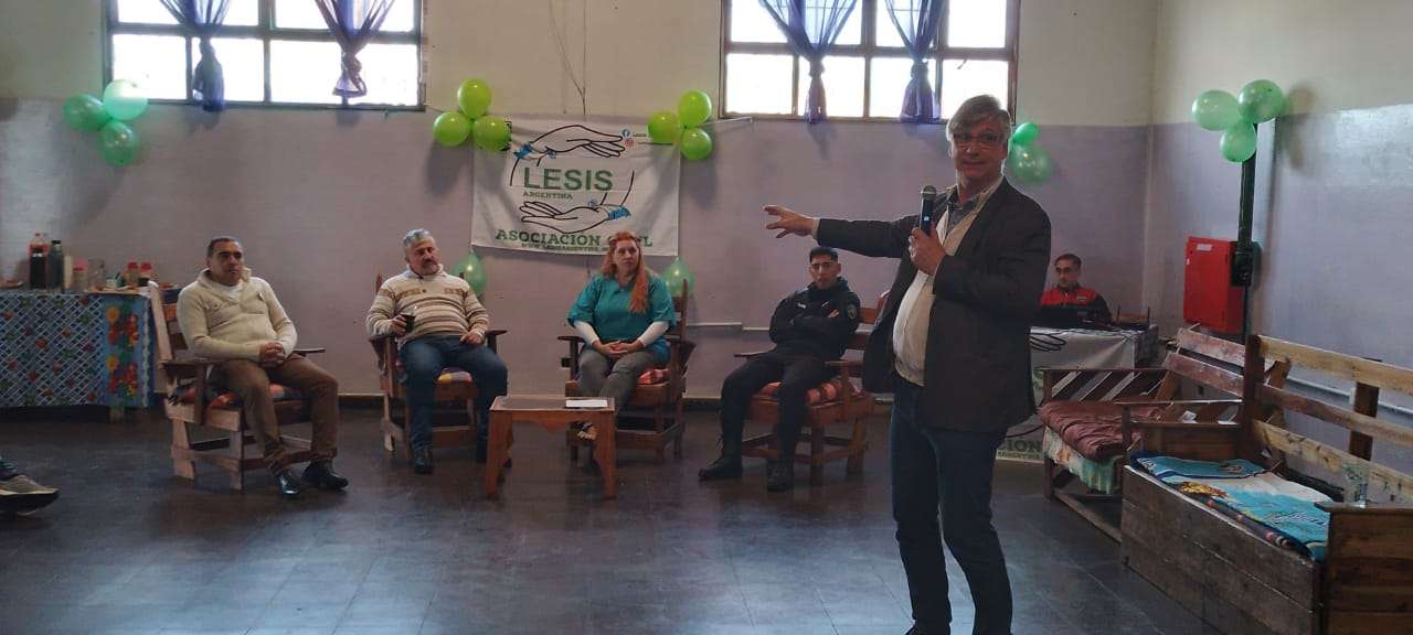 Pablo Vassel volvió a la Unidad 24 y compartió su recorrido como autor de “Malvinas y Derechos Humanos”