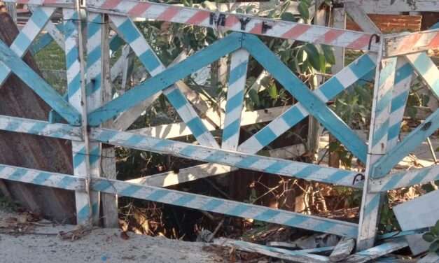 Pozo de la vergüenza en Bernal: Una obra de AySA que amenaza la seguridad de los vecinos en Falucho